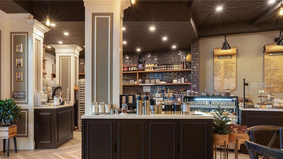 DoubleTree by Hilton North Vancouver Restaurant