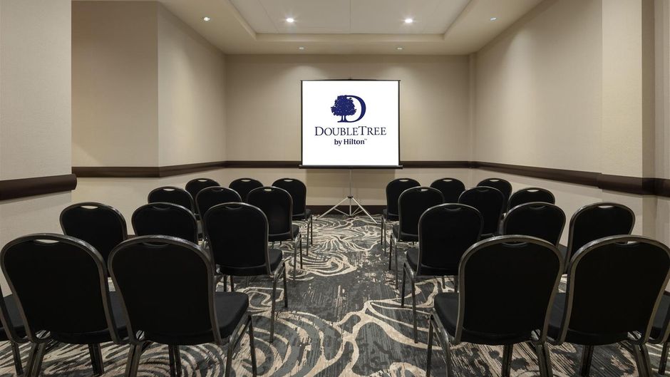 DoubleTree by Hilton North Vancouver Meeting