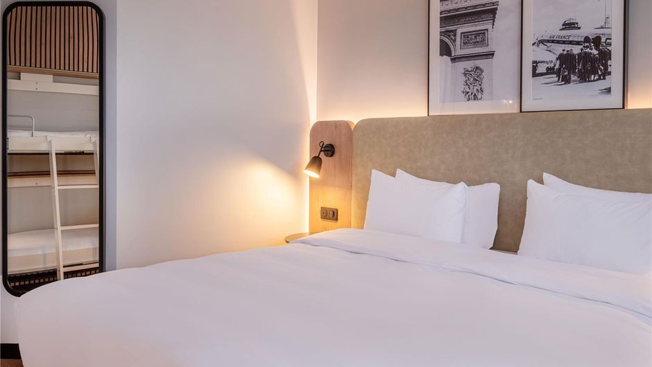 Radisson Hotel Paris Le Bourget Room