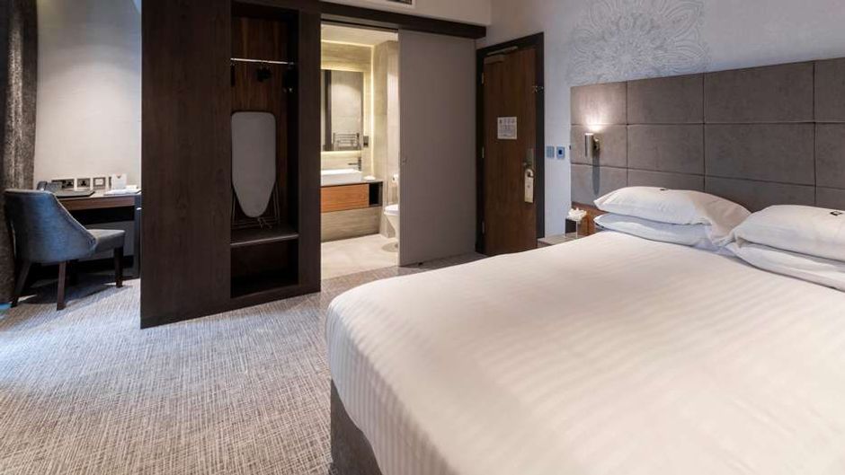 DoubleTree by Hilton Belfast City Ten Sq Room