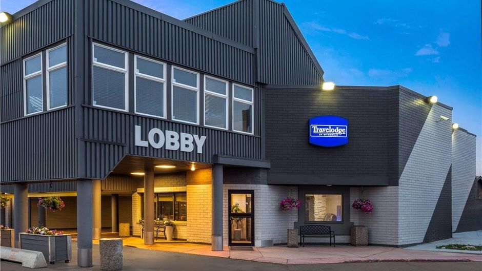 Travelodge by Wyndham Grande Prairie Exterior