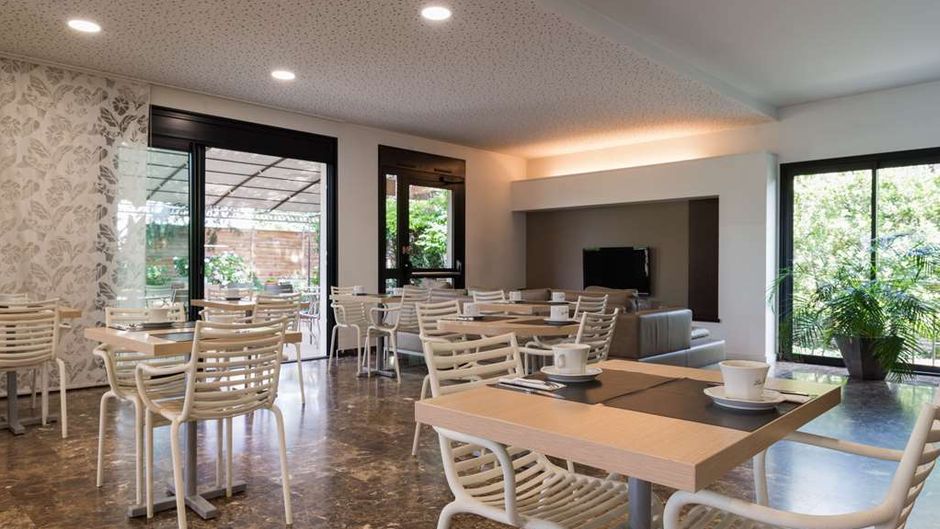 Hotel les Amandiers Lobby