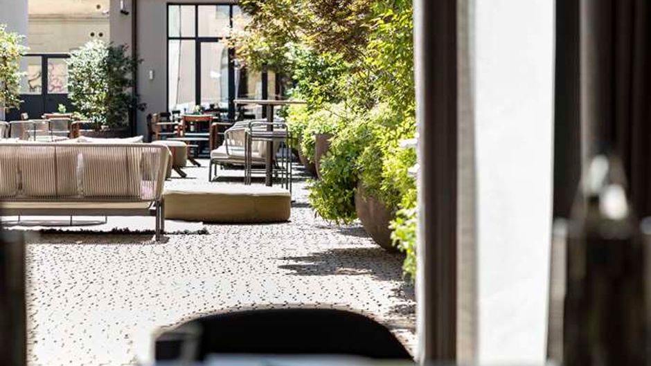 Savona 18 Suites Meeting