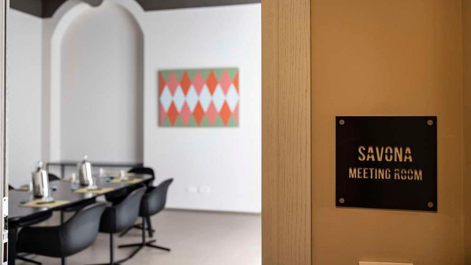 Savona 18 Suites Meeting