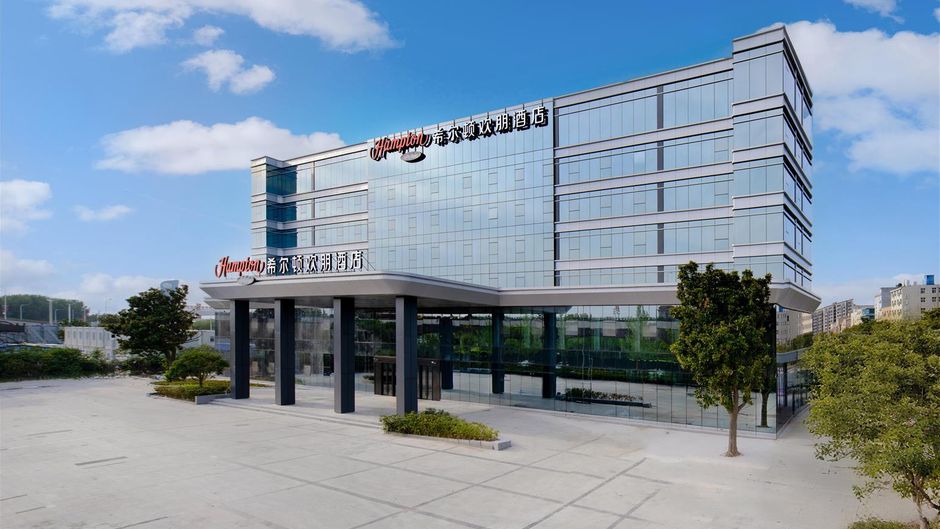 Hampton Inn Zhengzhou Airport Exterior