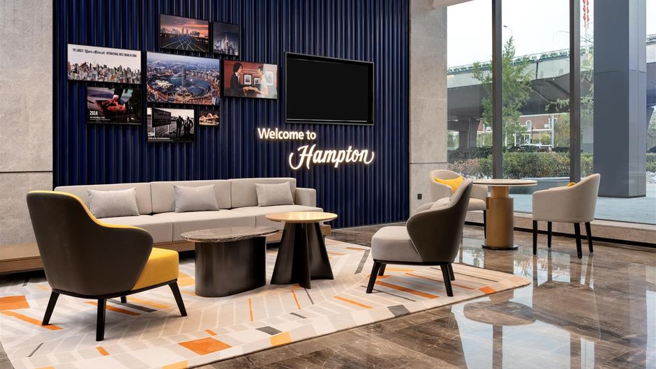 Hampton Inn Zhengzhou Airport Lobby