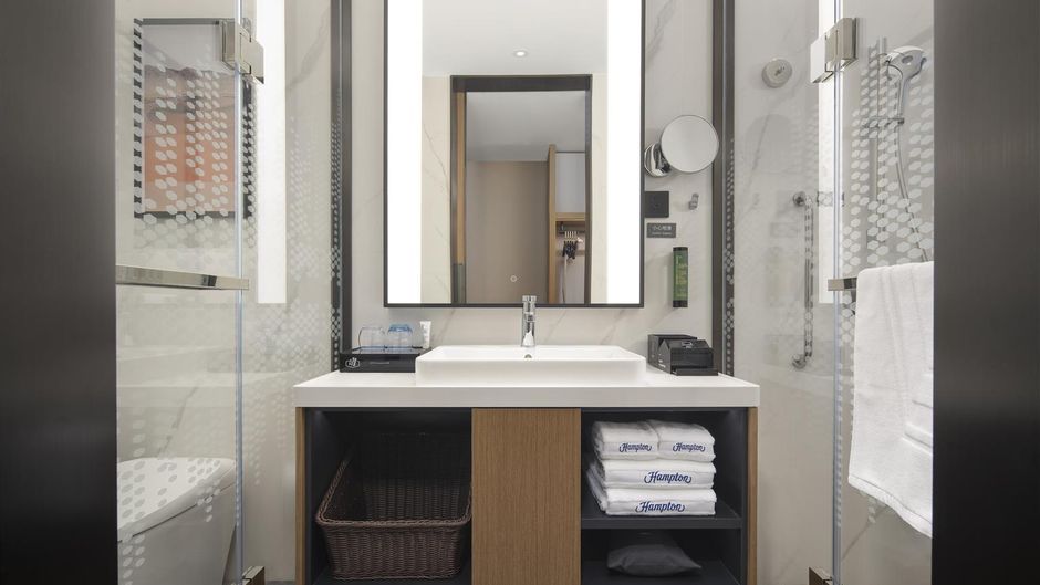 Hampton Inn Zhongwei Shapotou Room