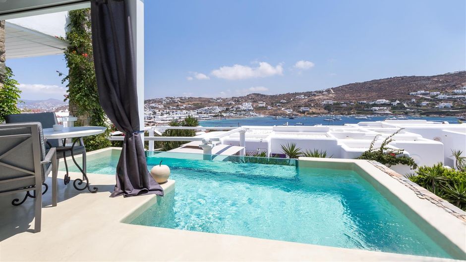 Kivotos ClubHotel Room