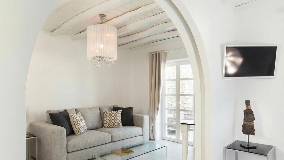 Kivotos ClubHotel Room
