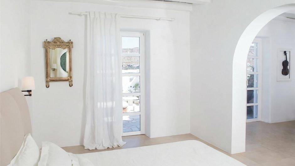 Kivotos ClubHotel Room