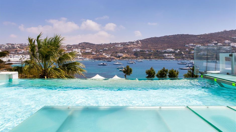 Kivotos ClubHotel Suite