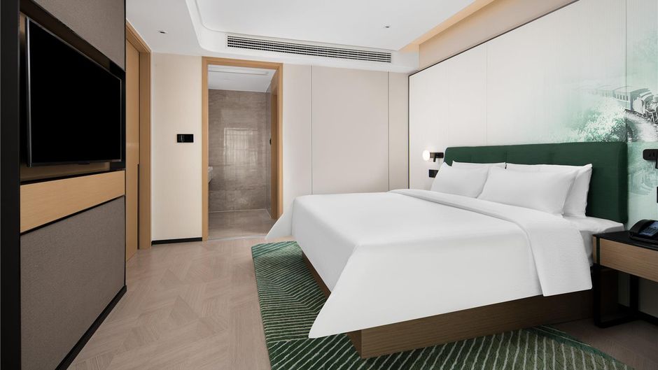 Hampton Leshan Railway Station Room