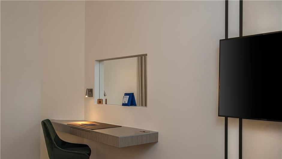 FirstName Toulouse Room