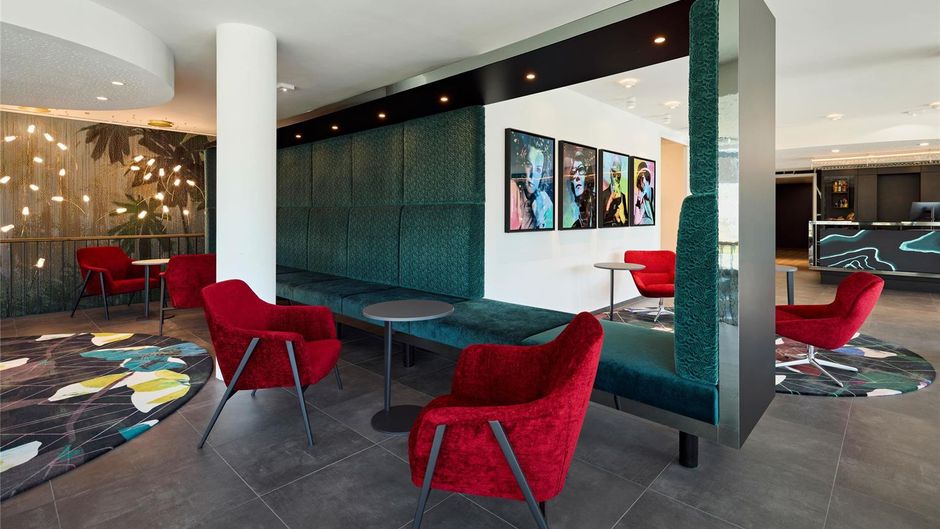 Dorint Dusseldorf Deiker Hofe Lobby
