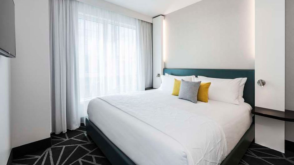 Warwick Le Crystal Montreal Suite