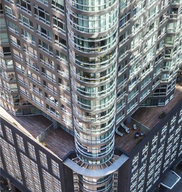 Warwick Le Crystal Montreal