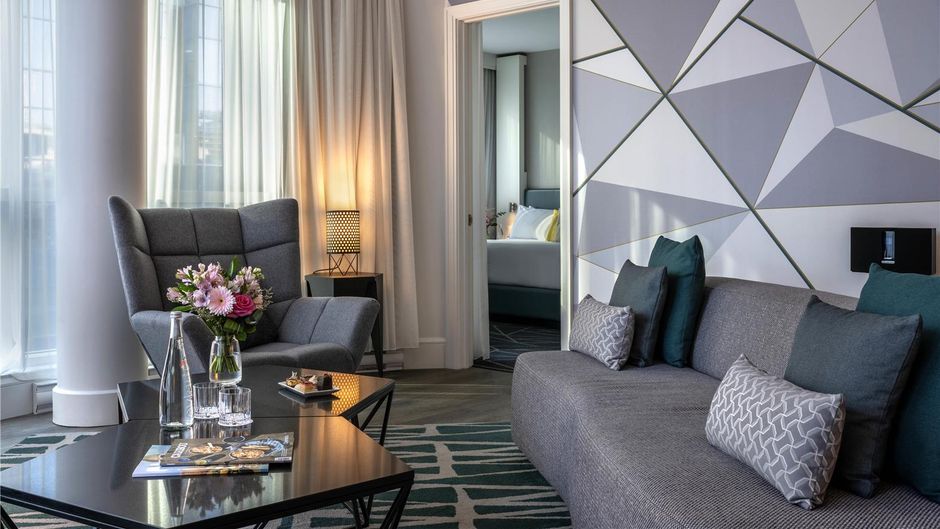 Warwick Le Crystal Montreal Suite