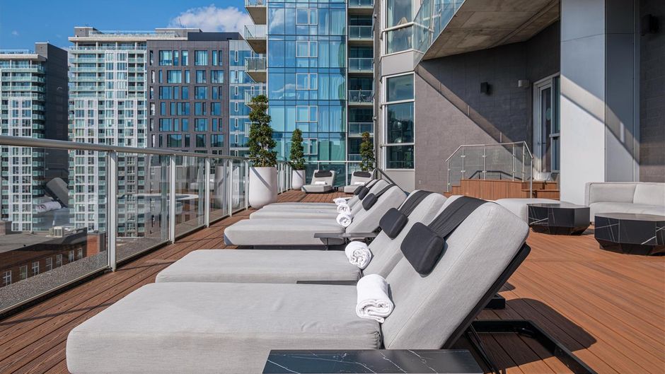 Warwick Le Crystal Montreal Pool