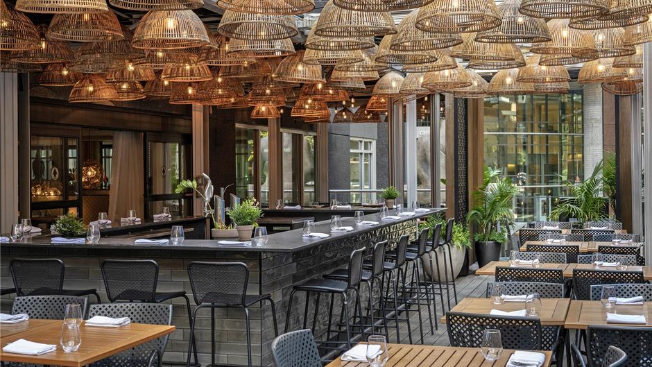 Warwick Le Crystal Montreal Restaurant