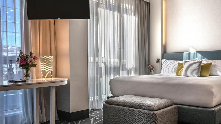 Warwick Le Crystal Montreal Suite