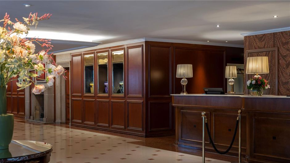 Warwick Brussels Lobby