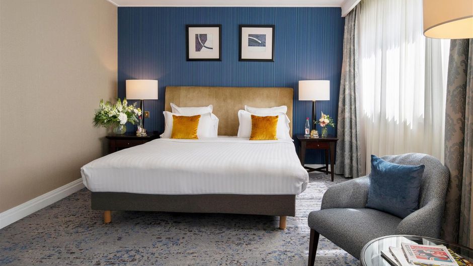 Warwick Paris Room