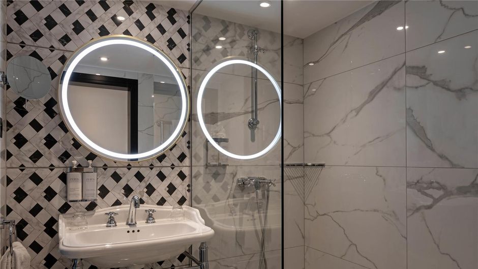 Hotel Barsey by Warwick Room