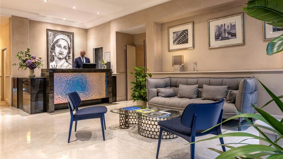 Warwick Reine Astrid - Lyon Lobby