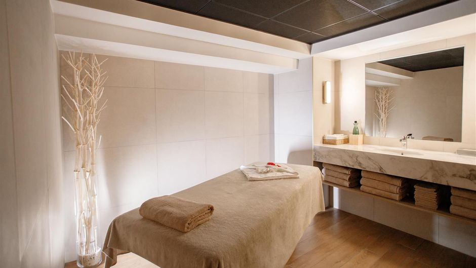 Warwick Reine Astrid - Lyon Spa
