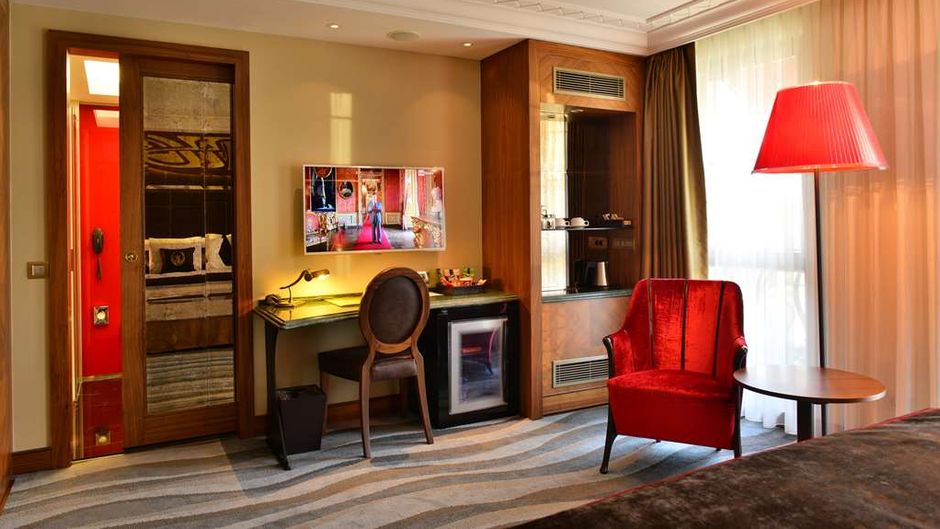 Warwick Ankara Room