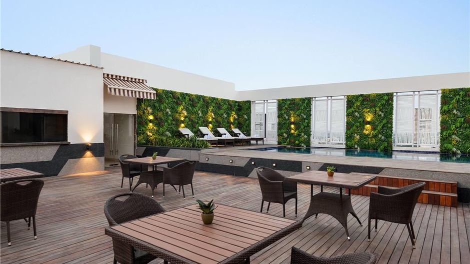 Ramada Ghaziabad Vasundhara Pool