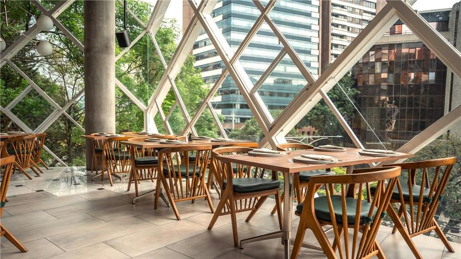 V Grand Hotel Restaurant