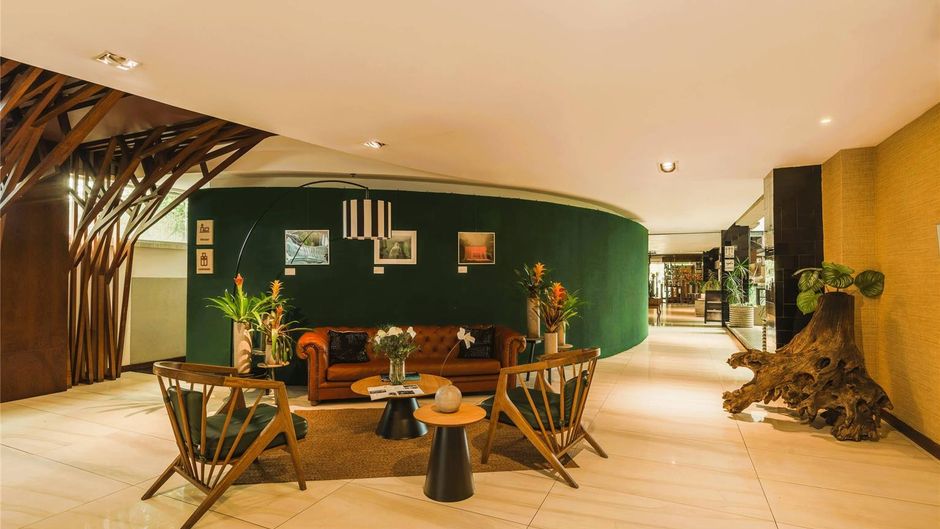 V Grand Hotel Lobby
