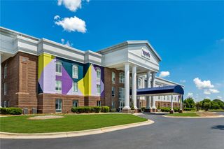 Spark by Hilton Tuscumbia Muscle Shoals