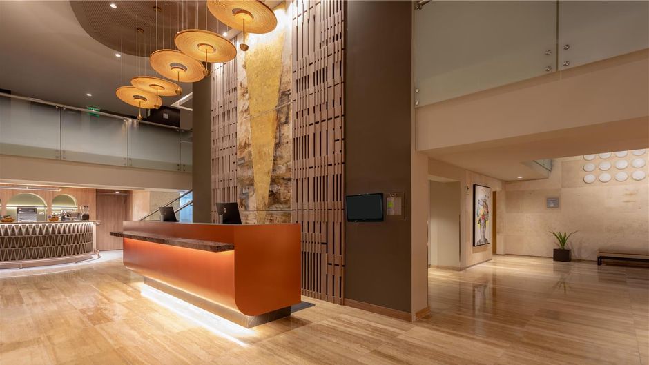 Sonesta Hotel Miraflores Lobby