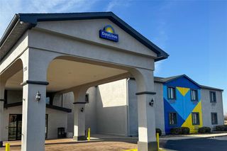 Days Inn by Wyndham Lincoln