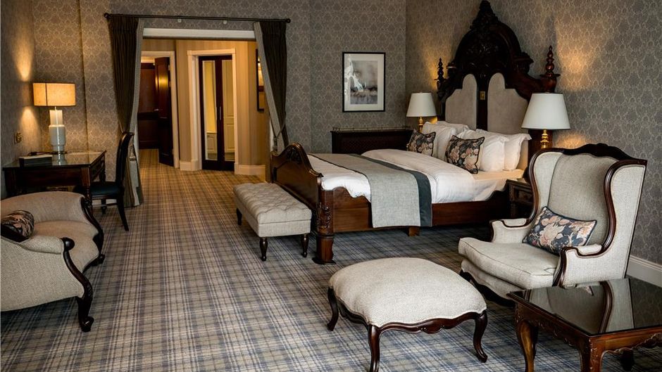 Harvey's Point Room
