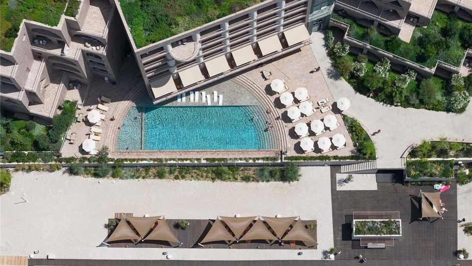 Green Coast Hotel - MGallery Collection Pool