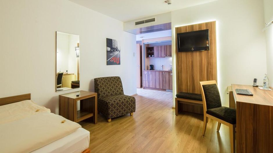 Hotel Meridian Room