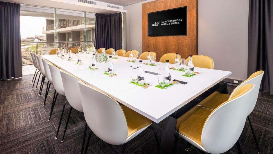 Harbour Bridge Suites 001 Meeting