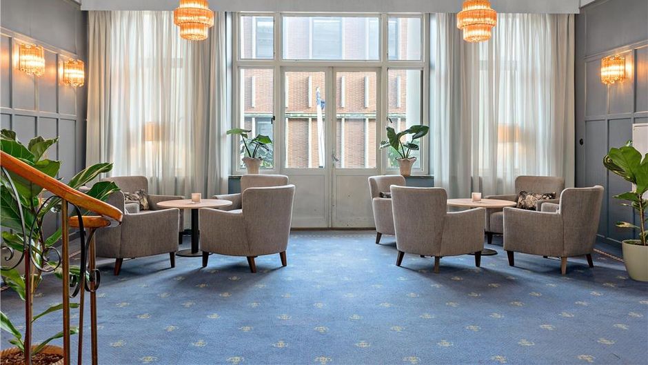 First Hotel Statt Lobby