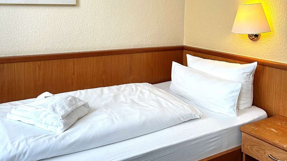 City Hotel Valois Room