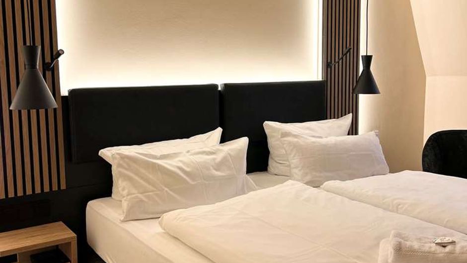 City Hotel Valois Room