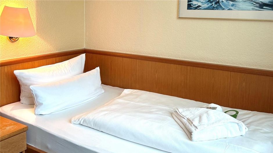 City Hotel Valois Room