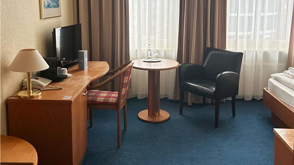 City Hotel Valois Room
