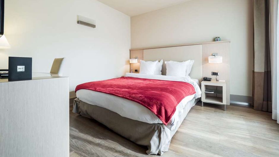 Hotel Le Pre Carre Room