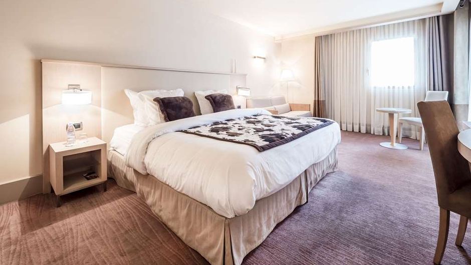 Hotel Le Pre Carre Room