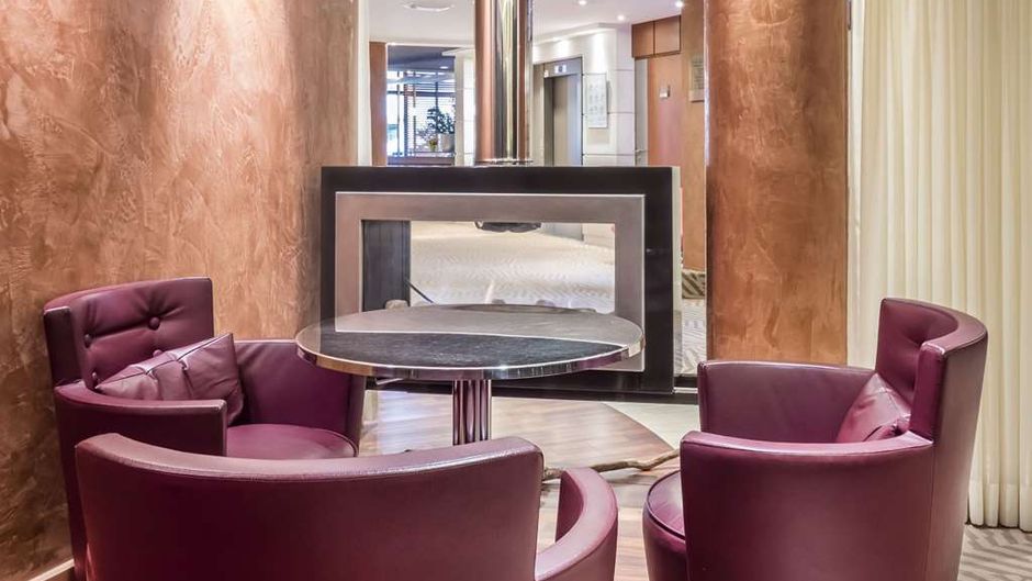 Hotel Le Pre Carre Lobby