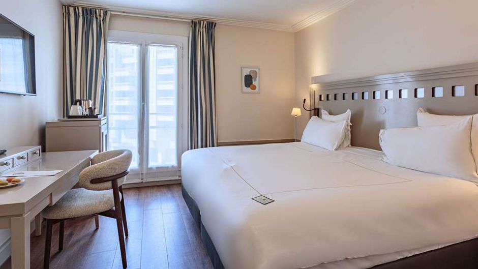 Grand Tonic Hotel Biarritz Room