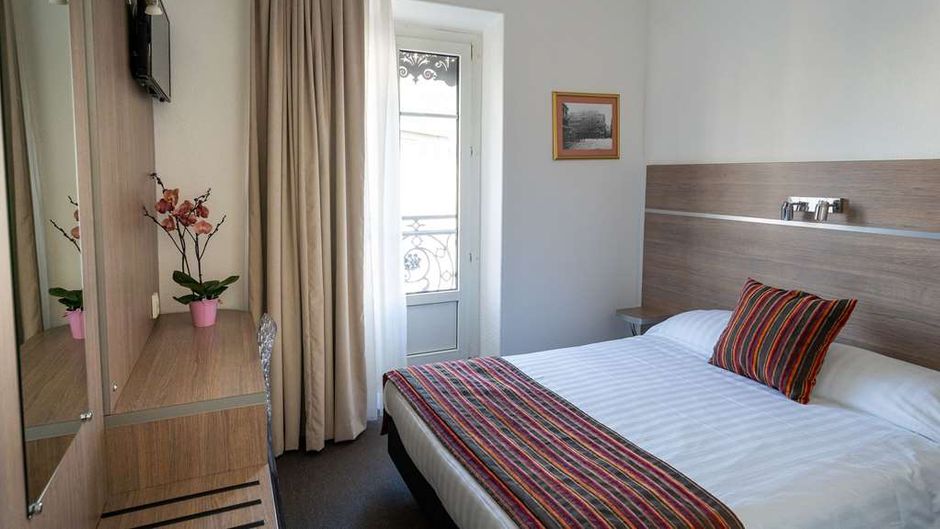 Hotel de l'Europe Grenoble Hyper Centre Room